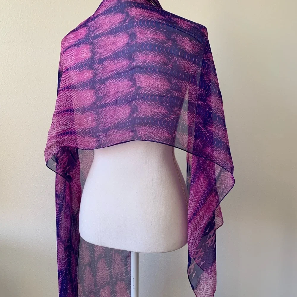 Elegant Purple and Pink 100% silk Condition eighteen scarf